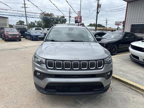 Certified 2022 Jeep Compass Latitude image 2
