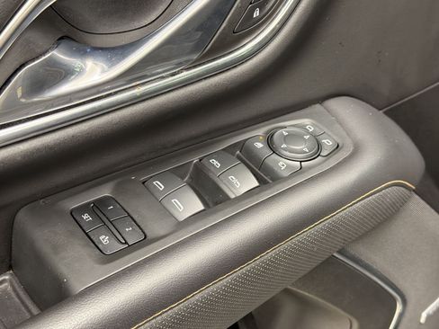 Used 2022 GMC Yukon AT4 AWD/4WD image 27