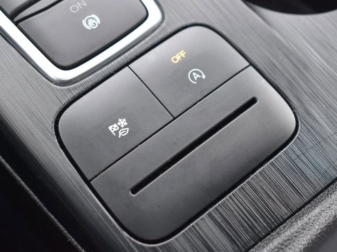 Used 2022 Ford Escape SE w/ SE Sport Appearance Package image 28