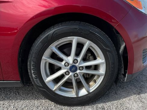 Used 2017 Ford Focus SE FWD image 25
