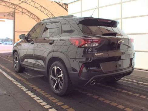Used 2022 Chevrolet TrailBlazer RS FWD image 2