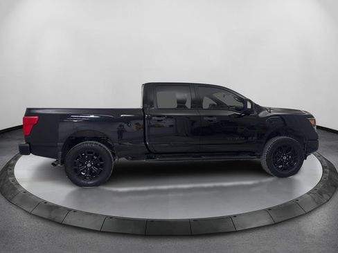 Used 2019 Nissan Titan SL w/ Midnight Edition AWD/4WD image 4