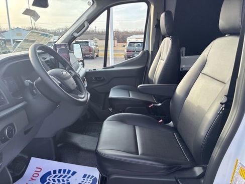 New 2026 Ford Transit 250 148 Medium Roof w/ Load Area Protection Package RWD image 19