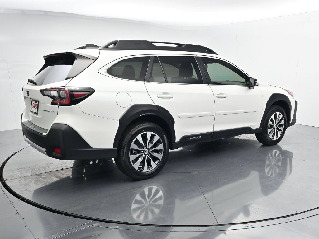 Used 2025 Subaru Outback Limited AWD/4WD image 8