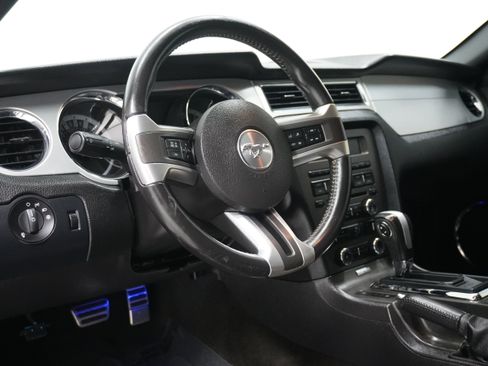 Used 2013 Ford Mustang Premium image 10
