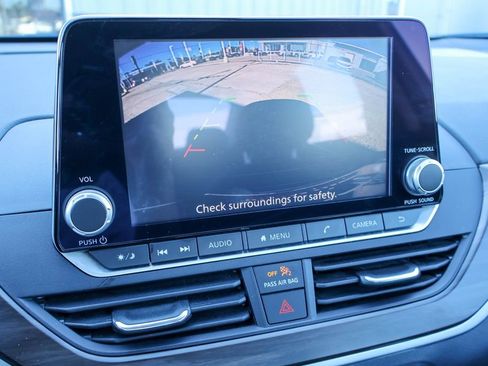 Used 2023 Nissan Altima 2.5 SV image 4