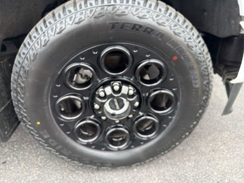 Certified 2025 Ford F350 Lariat w/ Black Appearance Package image 10