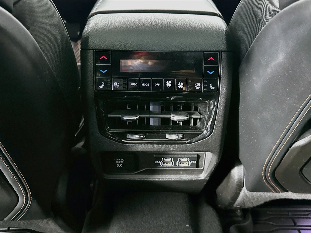 Used 2023 Jeep Grand Cherokee L Summit AWD/4WD image 22