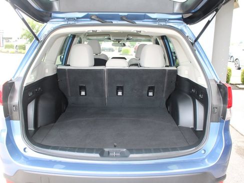 Used 2023 Subaru Forester AWD/4WD image 10