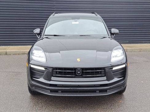 Certified 2026 Porsche Macan AWD/4WD image 10