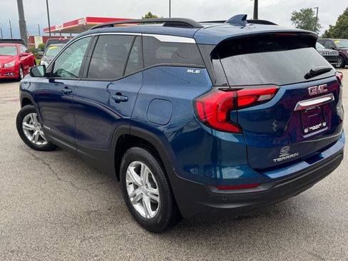 Used 2019 GMC Terrain SLE w/ Driver Convenience Package FWD image 6