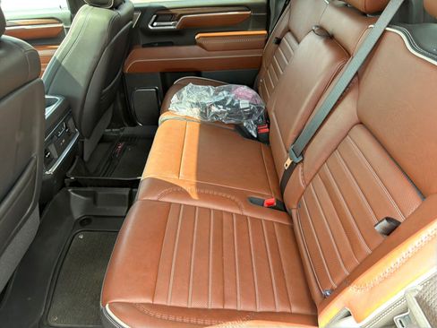 Used 2024 GMC Sierra 2500 Denali Ultimate w/ Snow Plow Prep/Camper Package image 26