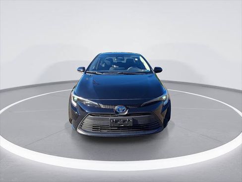 Certified 2024 Toyota Corolla LE FWD image 5