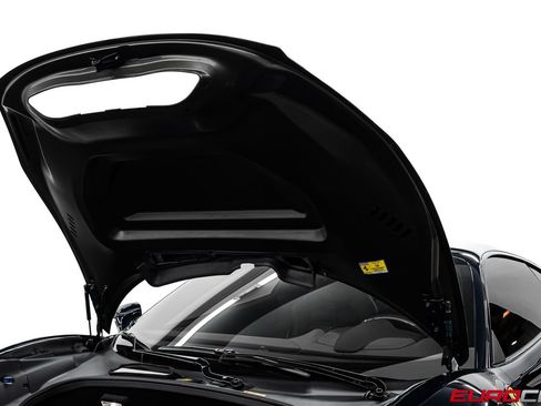 Used 2019 Ferrari 488 Pista Coupe RWD image 11