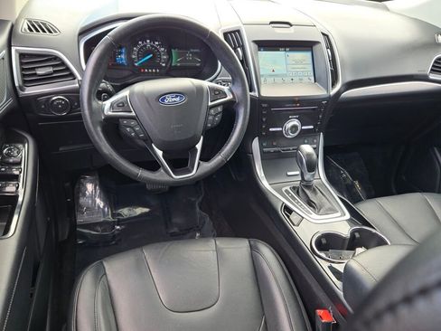 Used 2018 Ford Edge Titanium w/ Equipment Group 301A AWD/4WD image 22