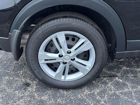 Used 2025 Nissan Kicks Play S FWD image 4