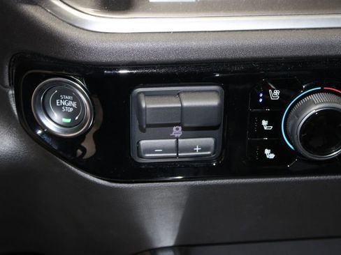 Used 2025 Chevrolet Silverado 1500 High Country w/ High Country Premium Package AWD/4WD image 30