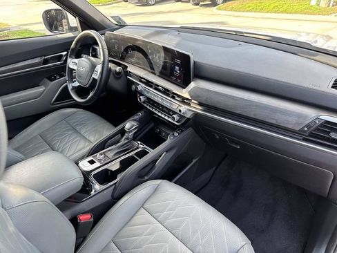 Used 2023 Kia Telluride EX X-Line image 13