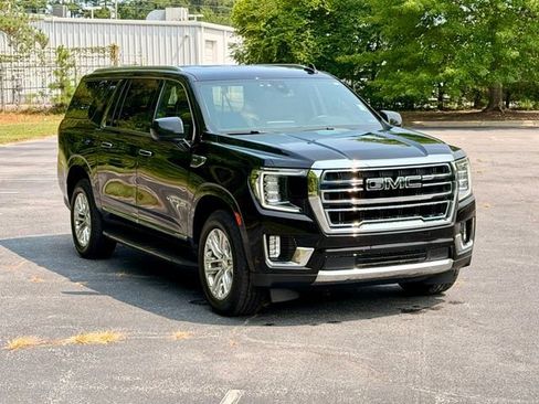 Used 2022 GMC Yukon XL SLT AWD/4WD image 11