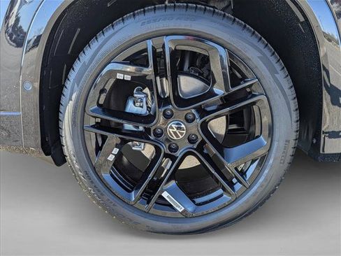 New 2026 Volkswagen Tiguan SE R-Line FWD image 9