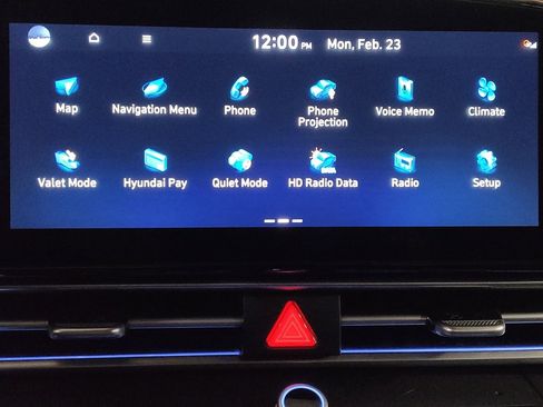 Used 2025 Hyundai Elantra SEL image 25