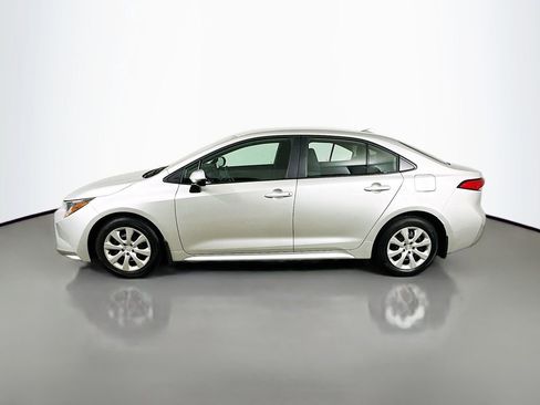 Used 2025 Toyota Corolla LE image 5