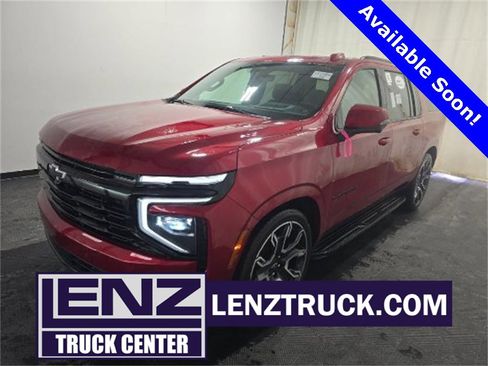 Used 2025 Chevrolet Suburban RST w/ Advanced Technology Package image 1