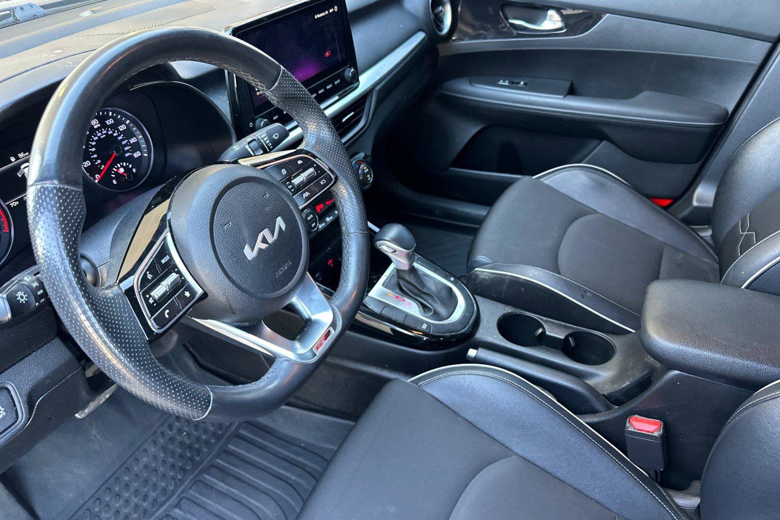 Used 2023 Kia Forte GT-Line FWD image 9