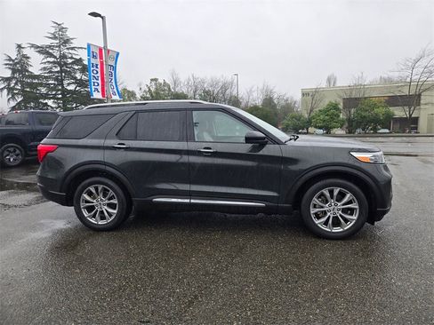 Used 2022 Ford Explorer Limited image 4