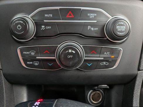 Used 2020 Dodge Charger SXT w/ Blacktop Package image 22