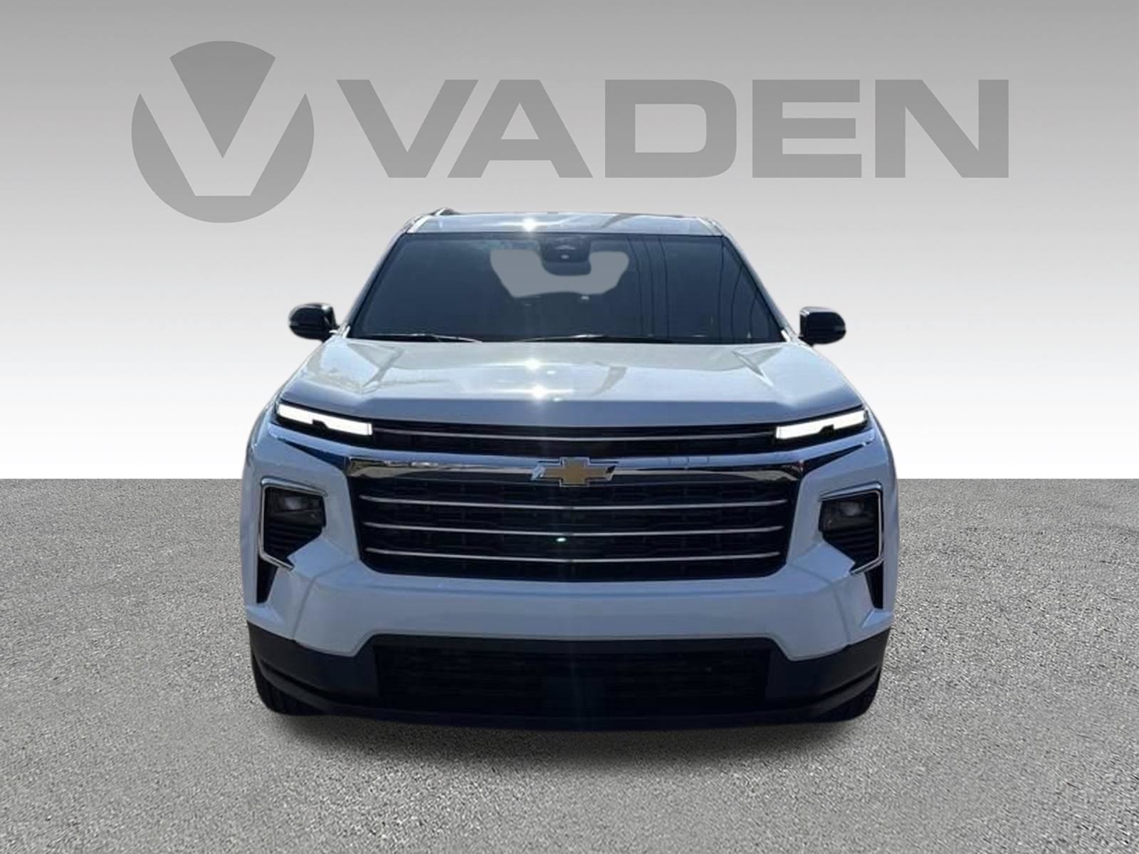 New 2027 Chevrolet Traverse LT FWD image 3