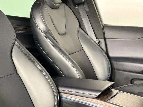 Used 2023 Tesla Model X image 39