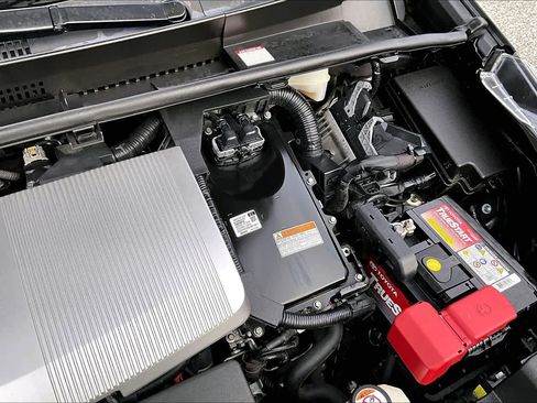 Used 2019 Toyota Prius LE image 31