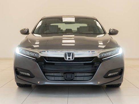 Certified 2018 Honda Accord Touring image 5