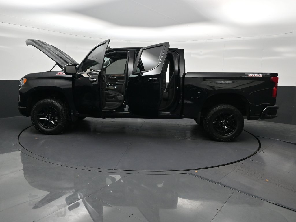 Used 2024 Chevrolet Silverado 1500 LT Trail Boss w/ LT Trail Boss Premium Package AWD/4WD image 30