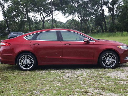 Used 2013 Ford Fusion SE FWD image 13