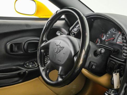 Used 2004 Chevrolet Corvette AUTOMATIC LEATHER SEATS BOSE S w/ Preferred Equipment Group image 11