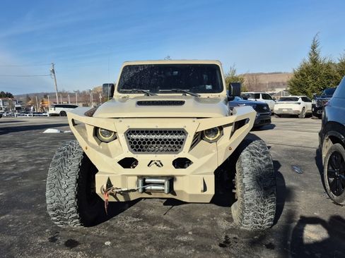 Used 2020 Jeep Gladiator Mojave image 2