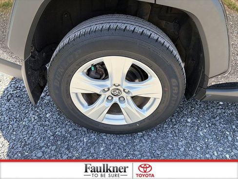Used 2021 Toyota RAV4 XLE w/ XLE Grade Weather Package AWD/4WD image 13