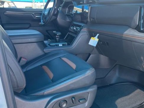 Used 2023 GMC Sierra 1500 AT4 w/ Technology Package image 10