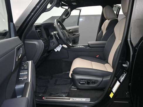 New 2026 Lexus GX 550 AWD/4WD image 13