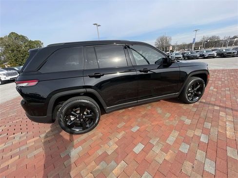 Used 2023 Jeep Grand Cherokee Limited w/ Luxury Tech Group II image 36