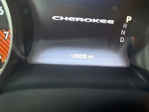 Used 2014 Jeep Cherokee Limited image 11