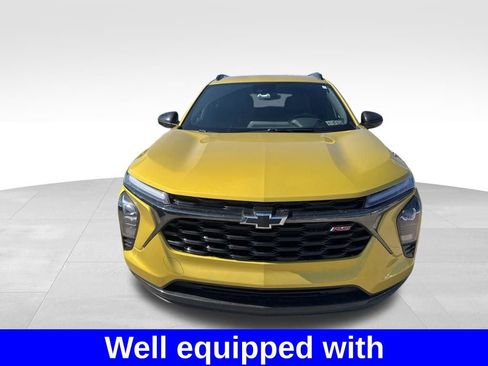 Used 2024 Chevrolet Trax RS w/ Driver Confidence Package image 3