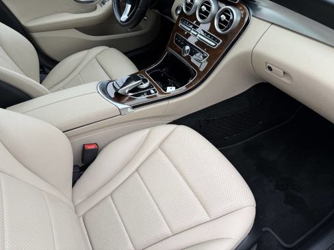 Used 2016 Mercedes-Benz C 300 4MATIC Sedan image 28