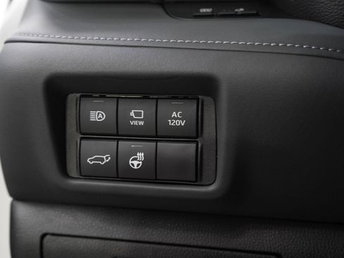 Used 2024 Toyota Highlander Platinum AWD/4WD image 29