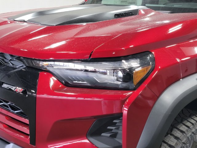 New 2026 Chevrolet Colorado ZR2 w/ Technology Package AWD/4WD image 9