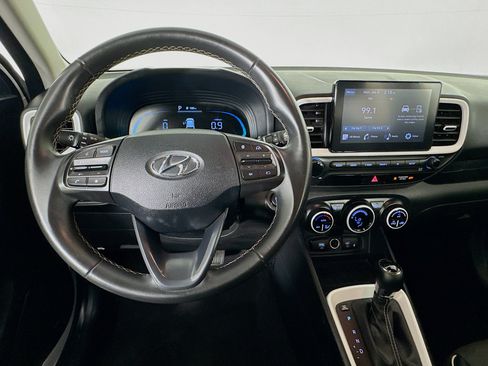Used 2026 Hyundai Venue SEL FWD image 10
