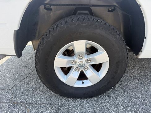 Used 2019 RAM 1500 Classic SLT AWD/4WD image 15