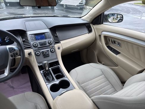 Used 2018 Ford Taurus SE image 22